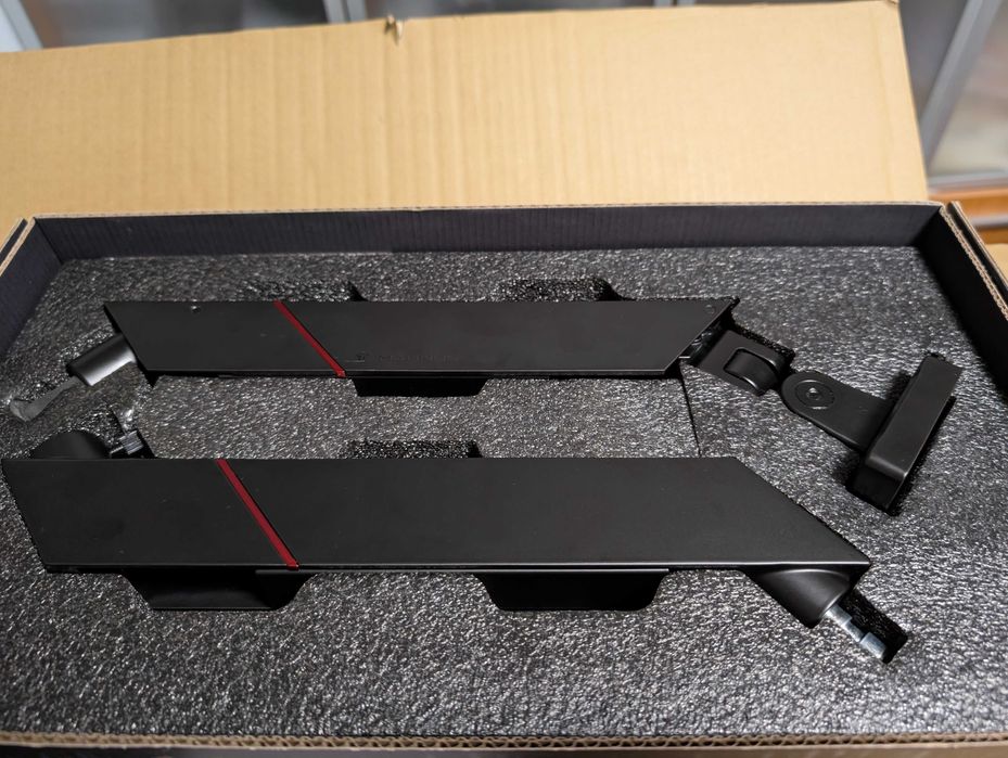 Monitor arm Secretlabs за до 4 монитора до 32" и 8кг, опции 1-3 лапи