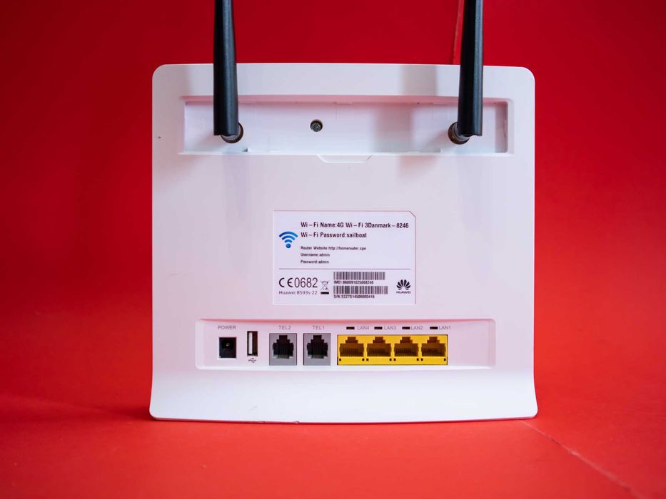 HUAWEI B593s 4G LTE SIM рутер Cat6 300Mbps Wi-Fi + Телефонна станция