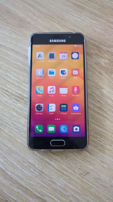 Продавам Samsung Galaxy A3 2016, модел SM-A310F.