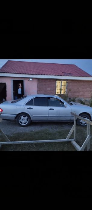 Продам Мерседес авангард 210