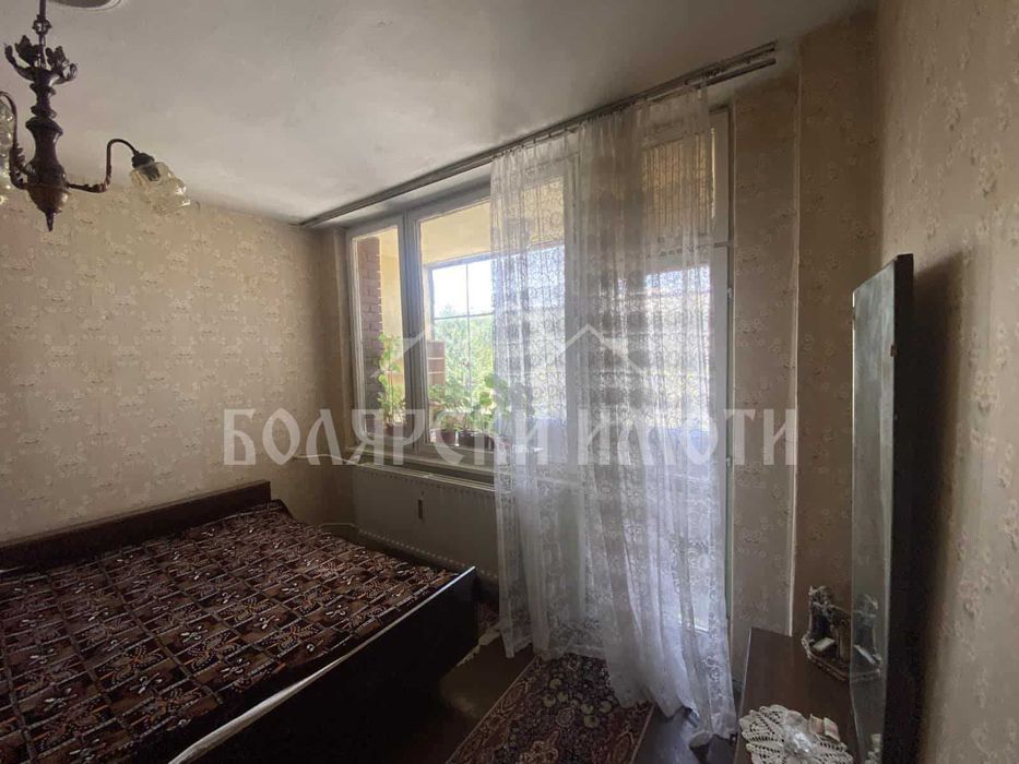 Дава се под наем Тристаен апартамент в Велико Търново, Колю Фичето - 80 кв.м за 230 € - Снимка #1