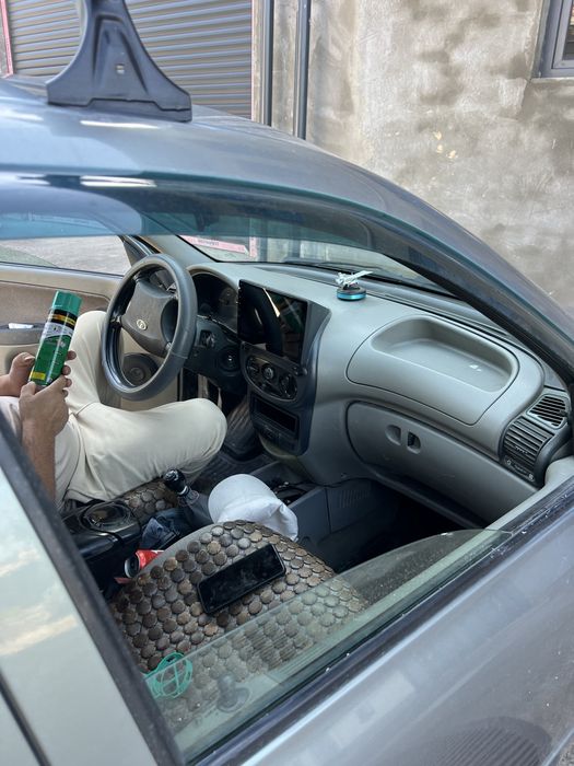 Lada kalina sotiladi