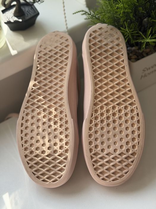 Vans Old Skool Mono Pink – Mărimea 37 – Stil retro