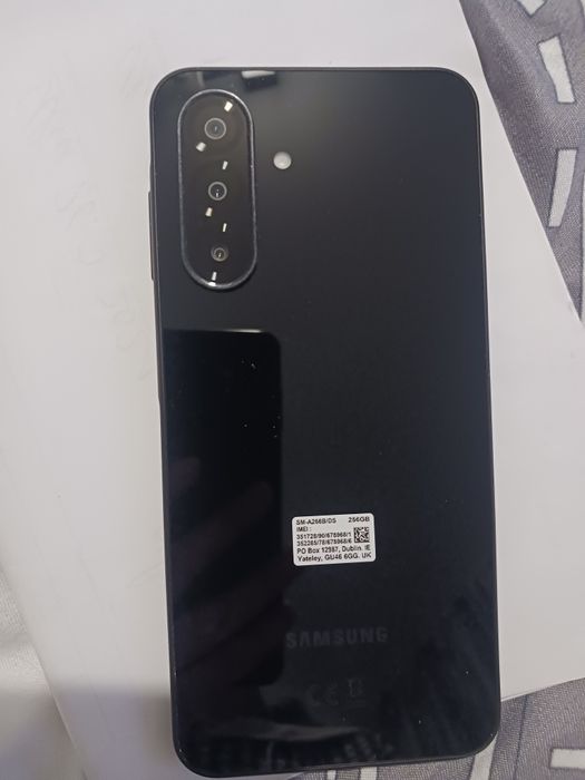 Vând tel samsung a 26 cu garanție!