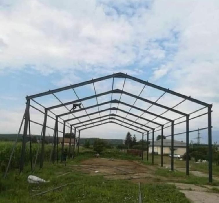 Structuri metalice complete pentru hale, cu lățimi de 5x20x4 m, 6x20x4 m, 8x20x4 m, 10x20x4 m, 12x20x4 m, 14x20x4 m, 16x20x4 m, 18x30x4 m și 20x50x4 m