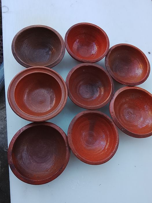 Предлагам стари но неизползвани малки гювечета.