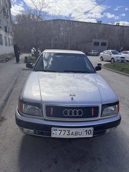 Продам машину Ауди 100