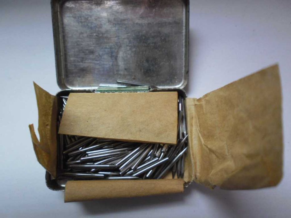 Продавам иглички нови за много стар грамофон с фуния