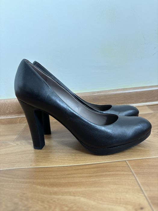 Кожаные женские туфли