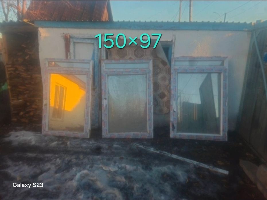 Пластиковые двери продаётся