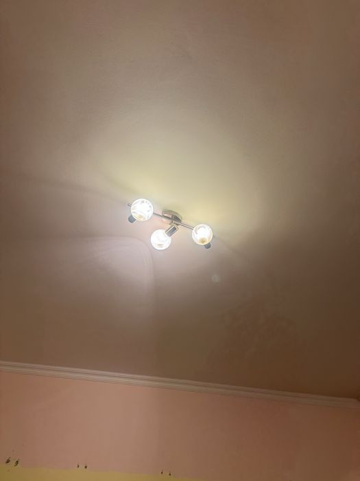 Продается люстра.