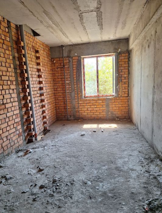 Продаётся 1-комнатная в новостройке 30м2 массив Панельный