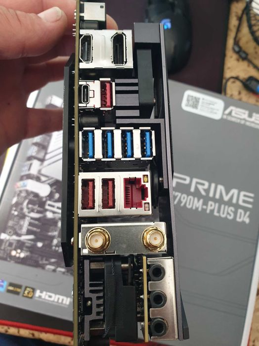 Asus rog  Strix X570-I Gaming