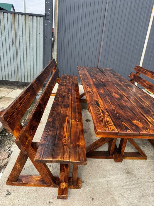 Продам стол с лавочками