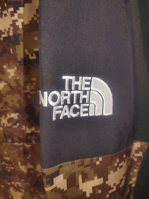 The North Face 1994 Retro Mountain Light Jacket GORE-TEX куртка.