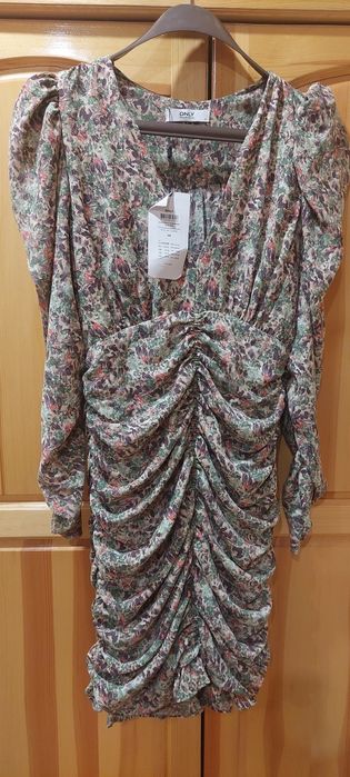 Дамска рокля по тялото