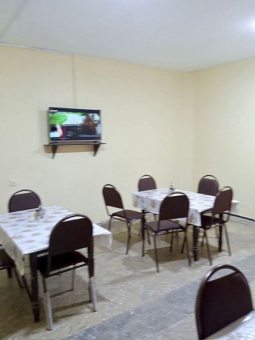 Stol stullar sotiladi