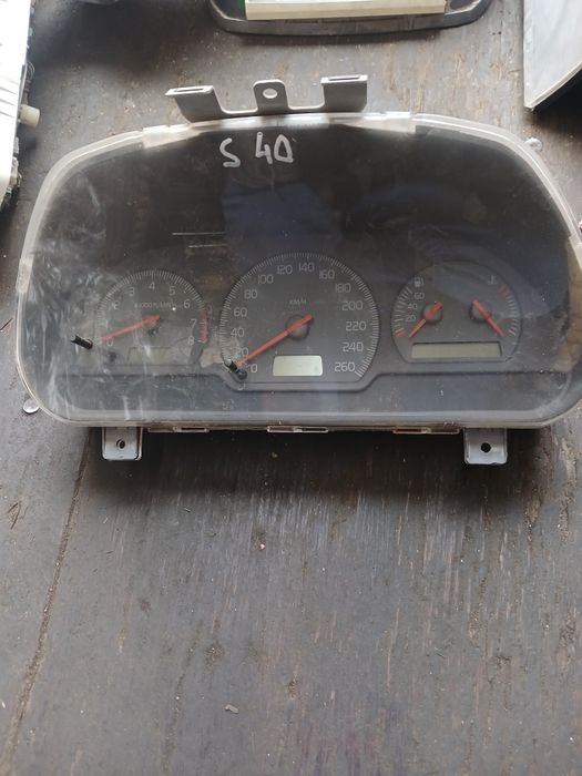 Щиток приборов Вольво S40