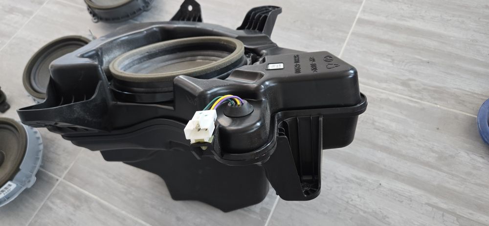 Boxe originale Infinity Hyundai Ioniq