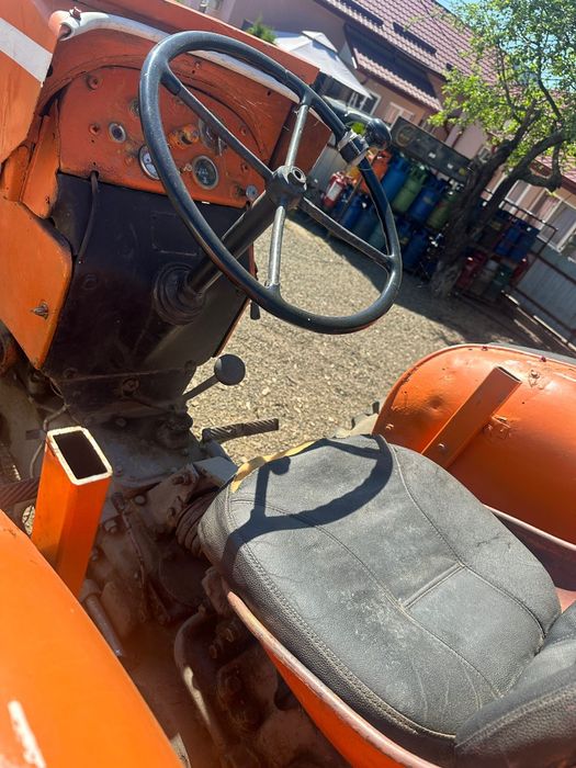 Vând tractor fiat 411R 45 cai