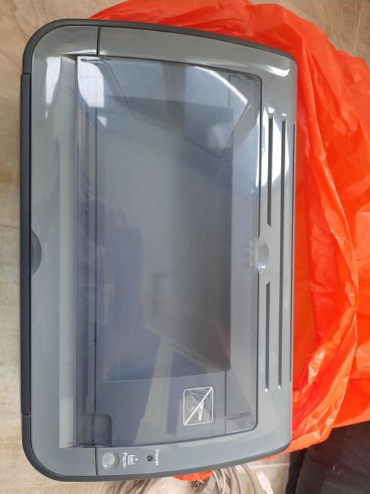 Принтер Canon i-SENSYS LBP2900B в идеальном состоянии