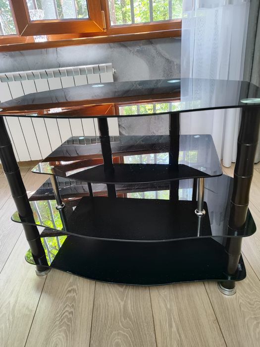 Продам тумбу под телевизор