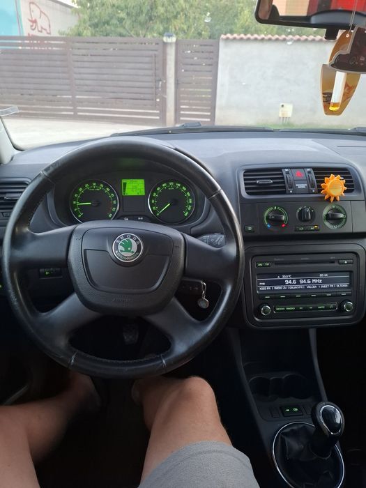 SKODA Fabia 2011 — imagine 3