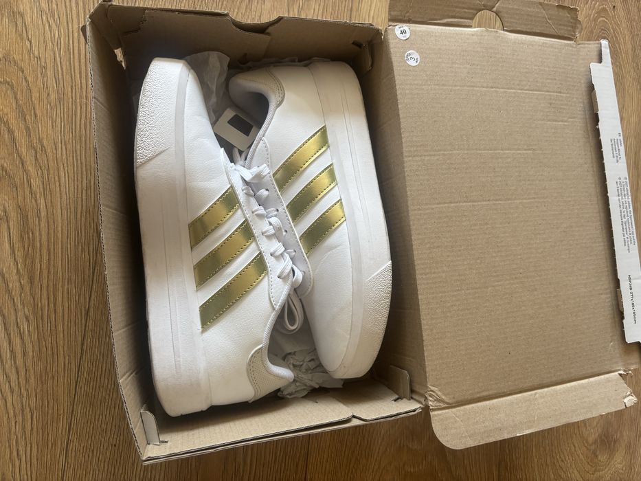 Маратонки  adidas