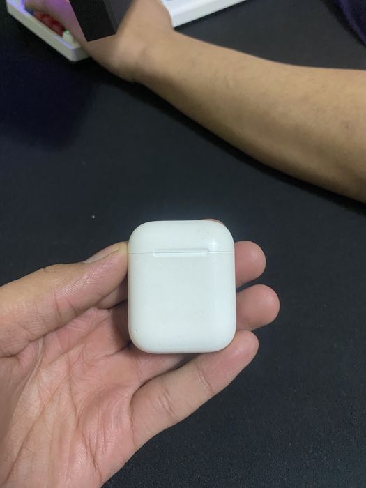 Airpods -1хорошо работают Торг приветствуется