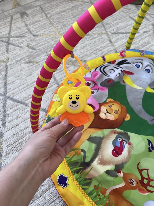 Продам детскии коврик в отличном состоянии