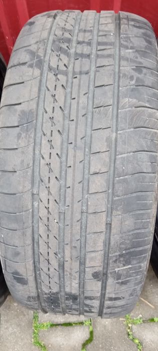 Vând cauciucuri runflat