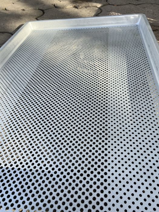 Поднос алюминиевые перфорированные 60x90cm. Производитель Корея оригин