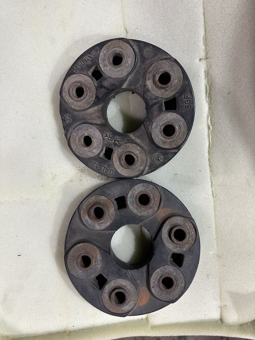 Продаю на мерс эластичную муфту от мерса