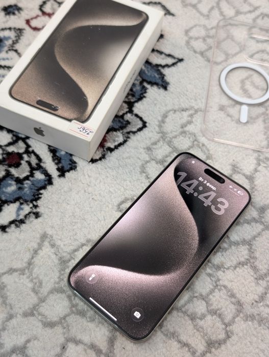 iPhone 15 pro max 256gb natural titan