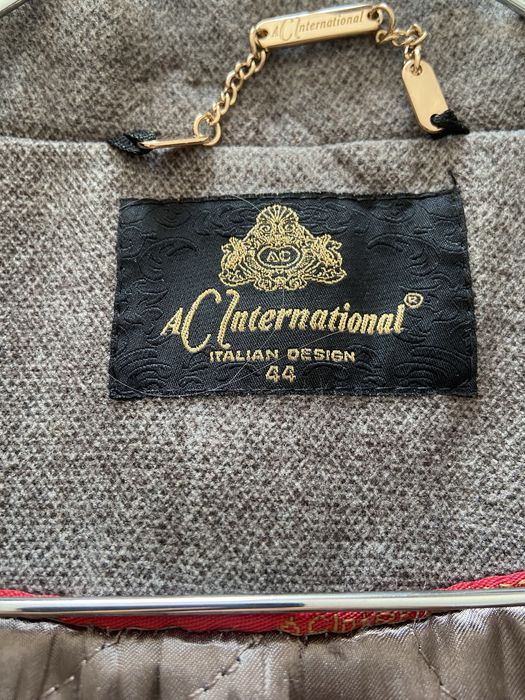 Продам демисезонное пальто