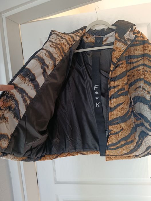 Дамски елек с качулка