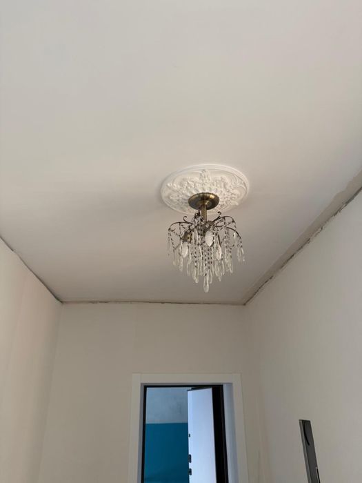 Продам люстры (лампы в комплекте)