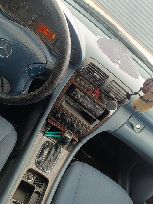 Vând/schimb Mercedes c220 cdi