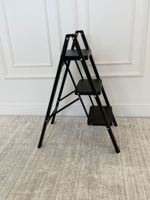 Трехступенчатая стремянка