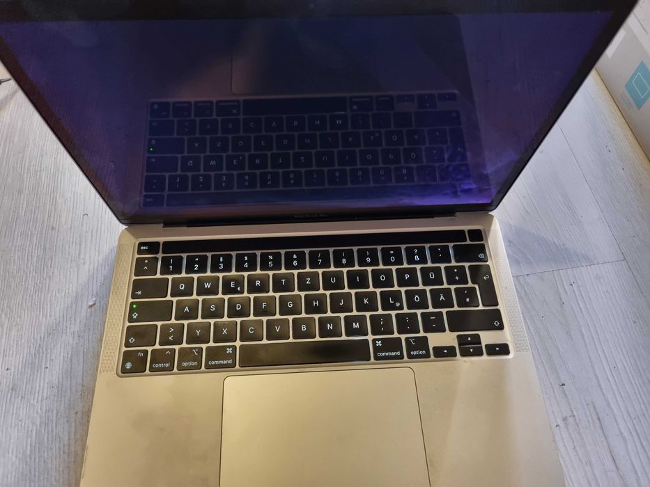 MacBook Pro 13" (M1, 2020) - Model A2338 - Defect