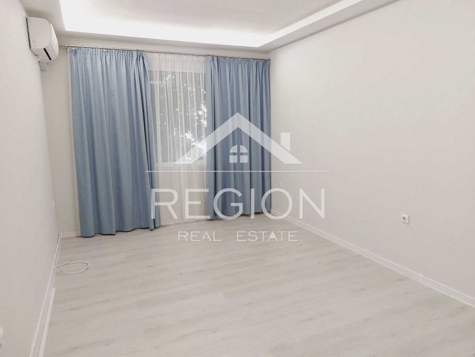 Дава се под наем Тристаен апартамент в Варна, Център - 89 кв.м за 850 € - Снимка #7