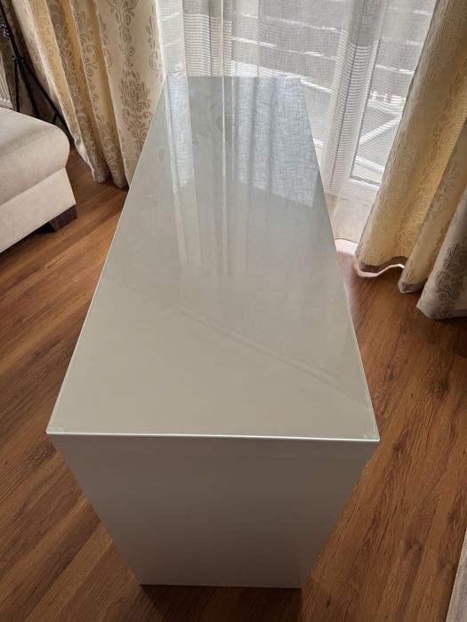 Masa de machiaj Ikea