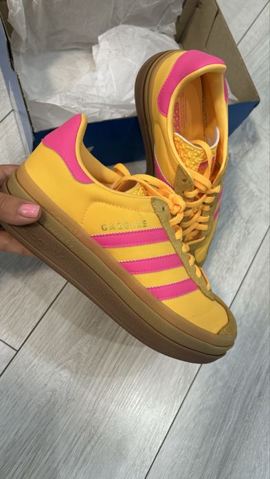 Нови Adidas Gazelle в жълто и розово