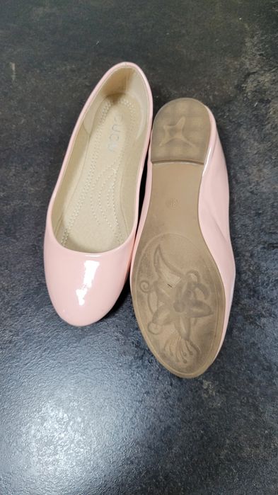 Balerini rozi de lac