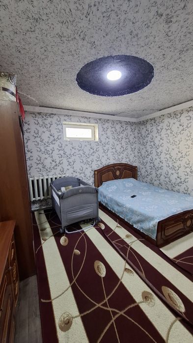 Бешбола 4 хона ховли оилага ижарага берилади. нархи 300 у.е.
