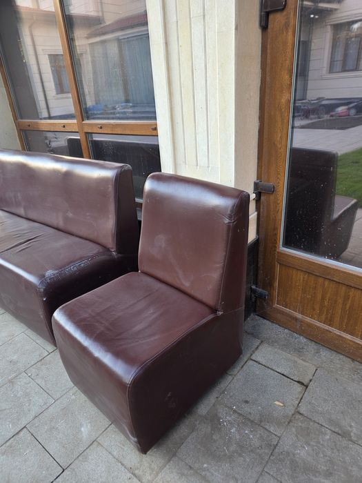 Срочно! Диваны кожзам уличные