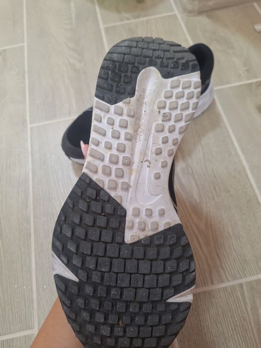 Маратонки  Nike в черно