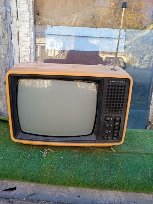 Телевизор саветский юность 406