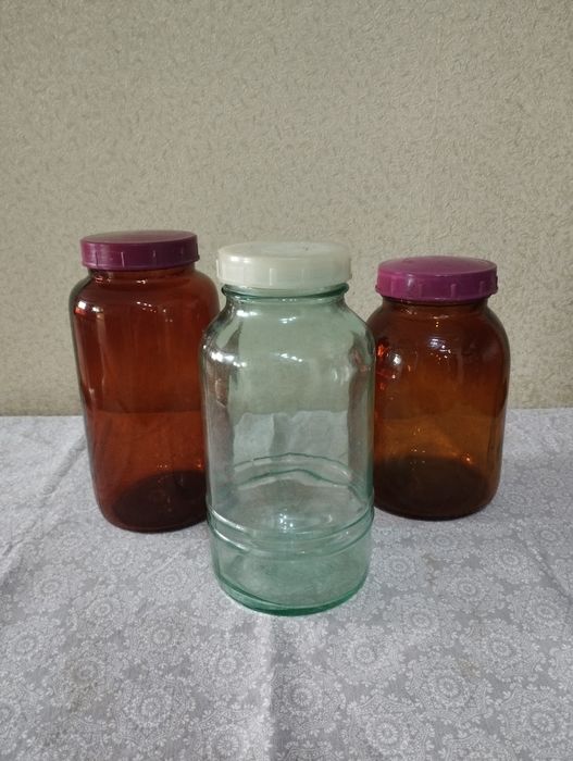 Продаются банки с крышками