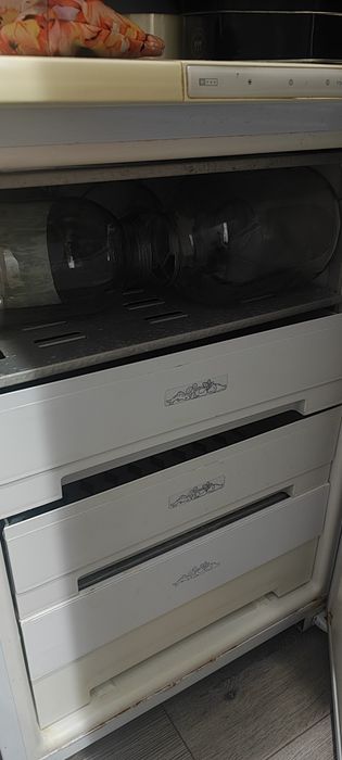 Морозильник Бу в хорошем  состояние.
